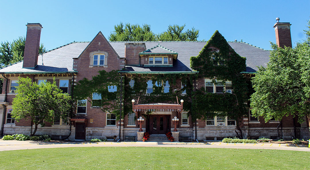 bettendorf mansion background image
